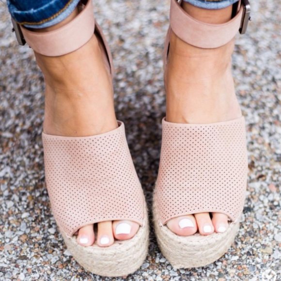 Marc Fisher Shoes - Marc Fisher LTD Adalyne Platform Wedge